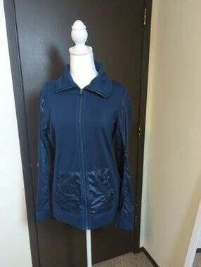 Under Armour Women's Medium Full Zip Jacket